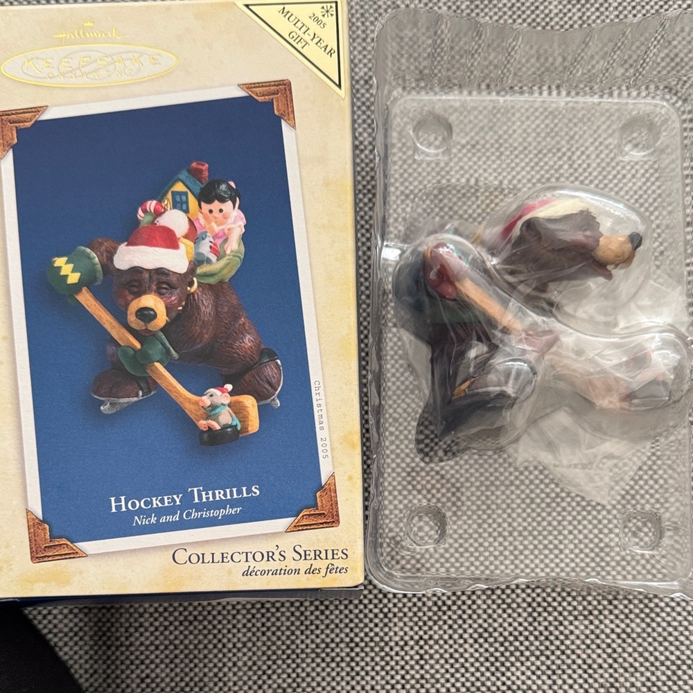 RARE Hallmark Keepsake Hockey Thrills Ornament: SPECIAL EDITION